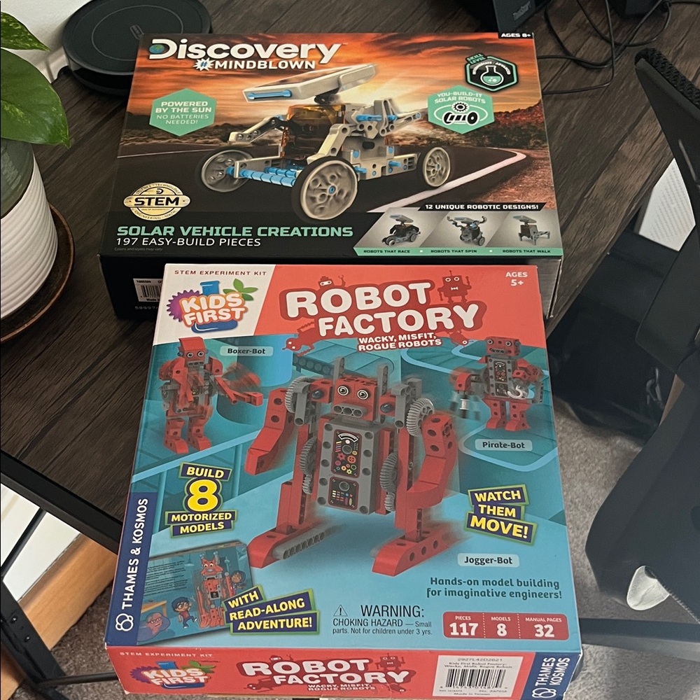 Robot Factory Building Kit - Red